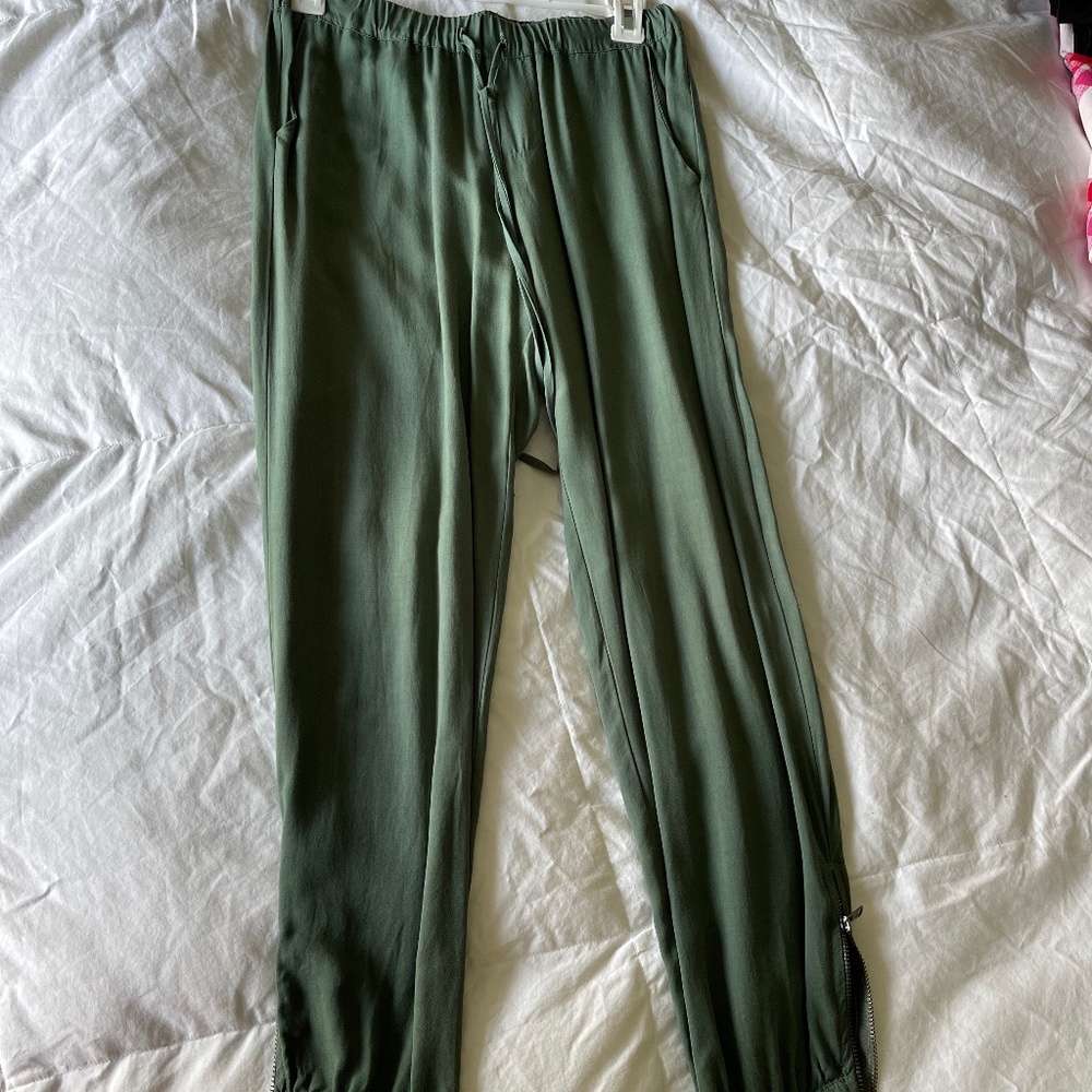 Small Green Drawstring Joggers with Zipper Ankle Cuff